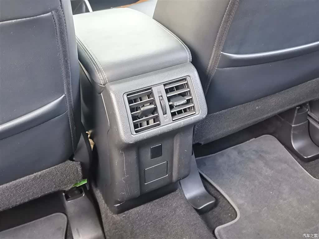 Mitsubishi Outlander, 2019 23