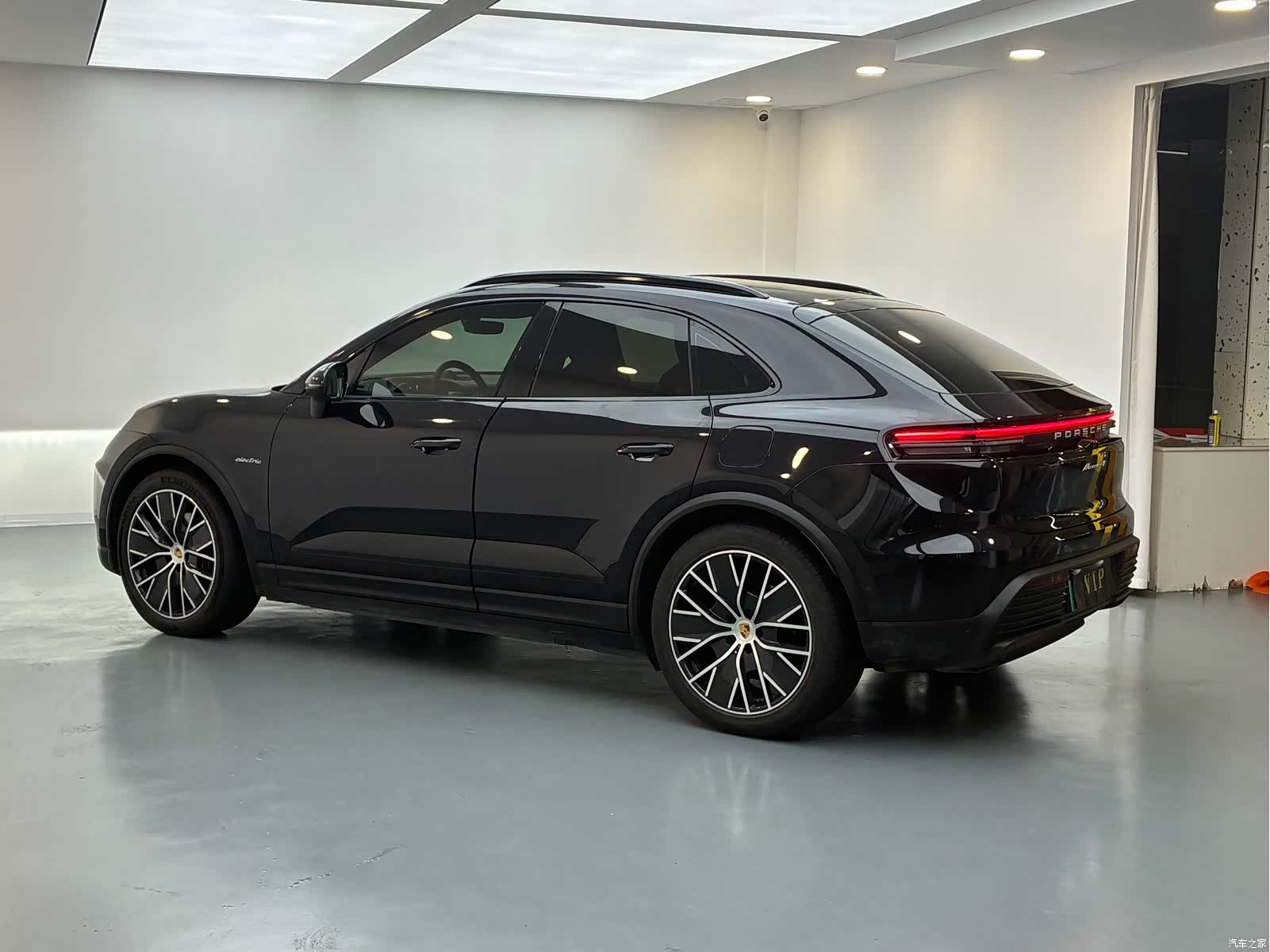 Porsche Macan, 2025 14