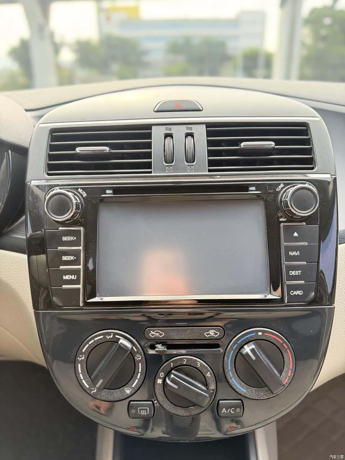 Nissan Tiida, 2012 15