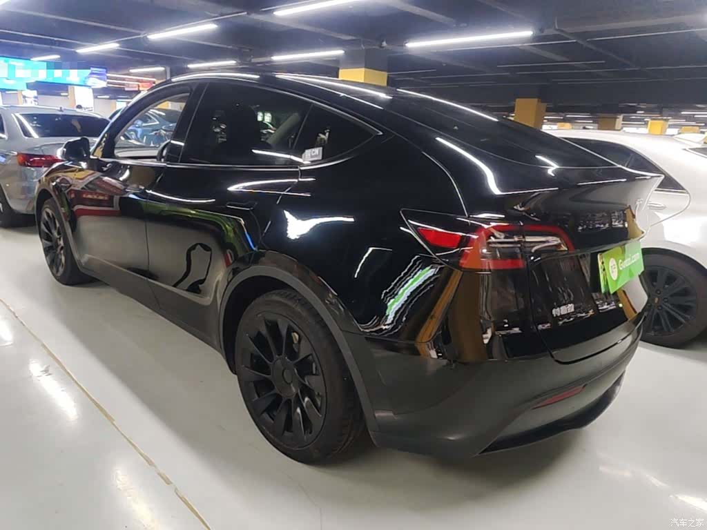 Tesla Model Y, 2024 все фото