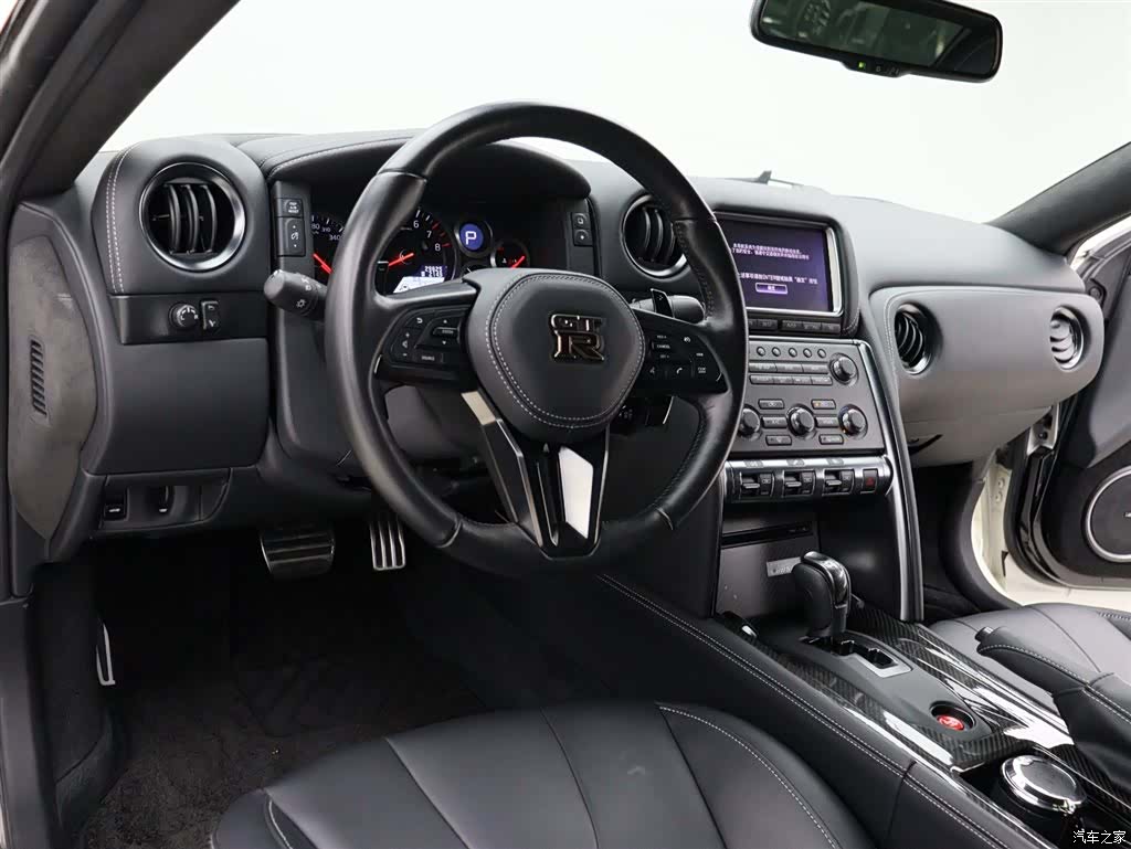 Nissan GT-R, 2017 8