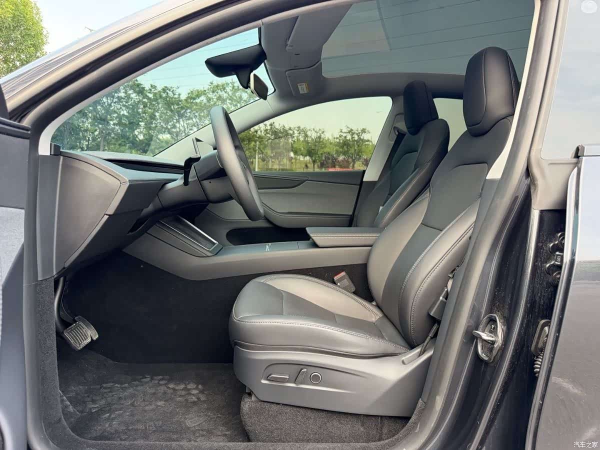 Tesla Model Y, 2025 9