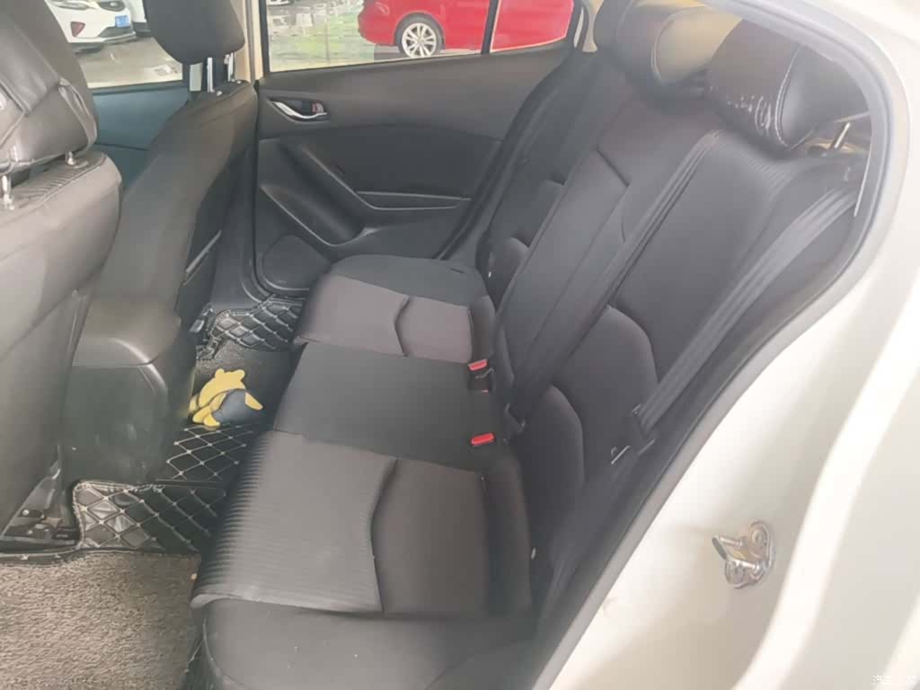 Mazda Mazda3, 2017 17