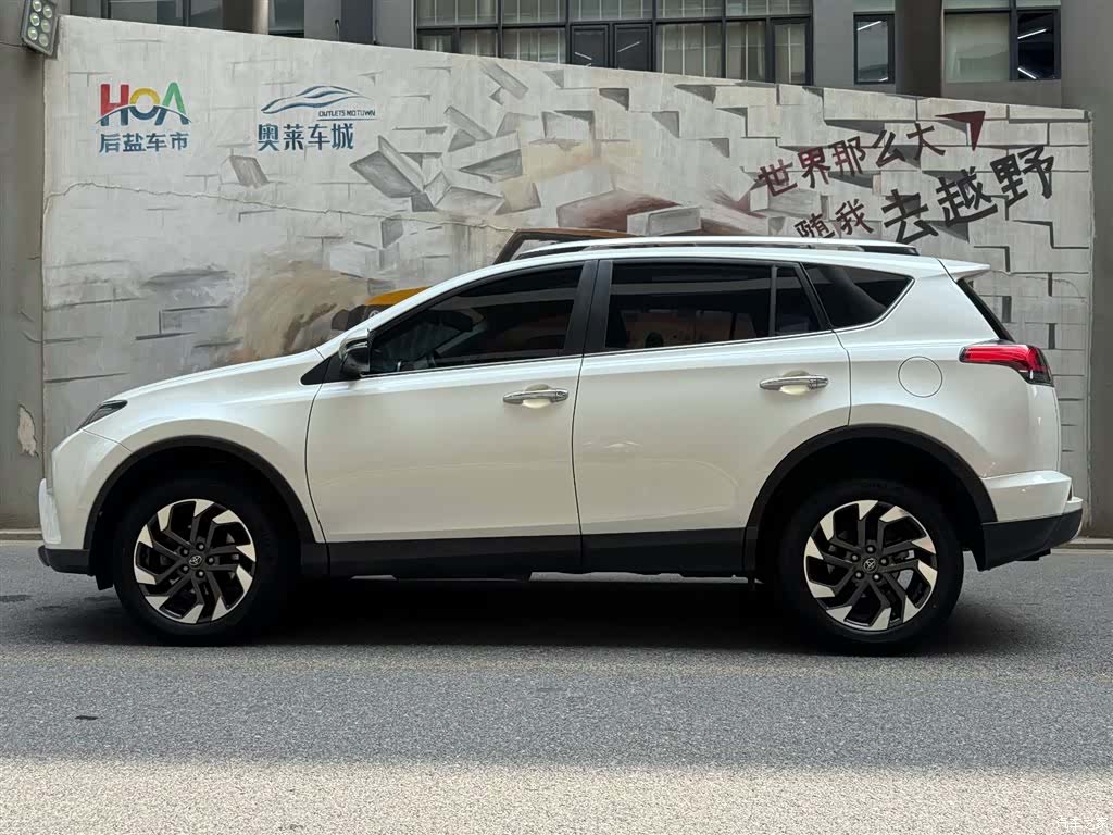 Toyota RAV4, 2017 3