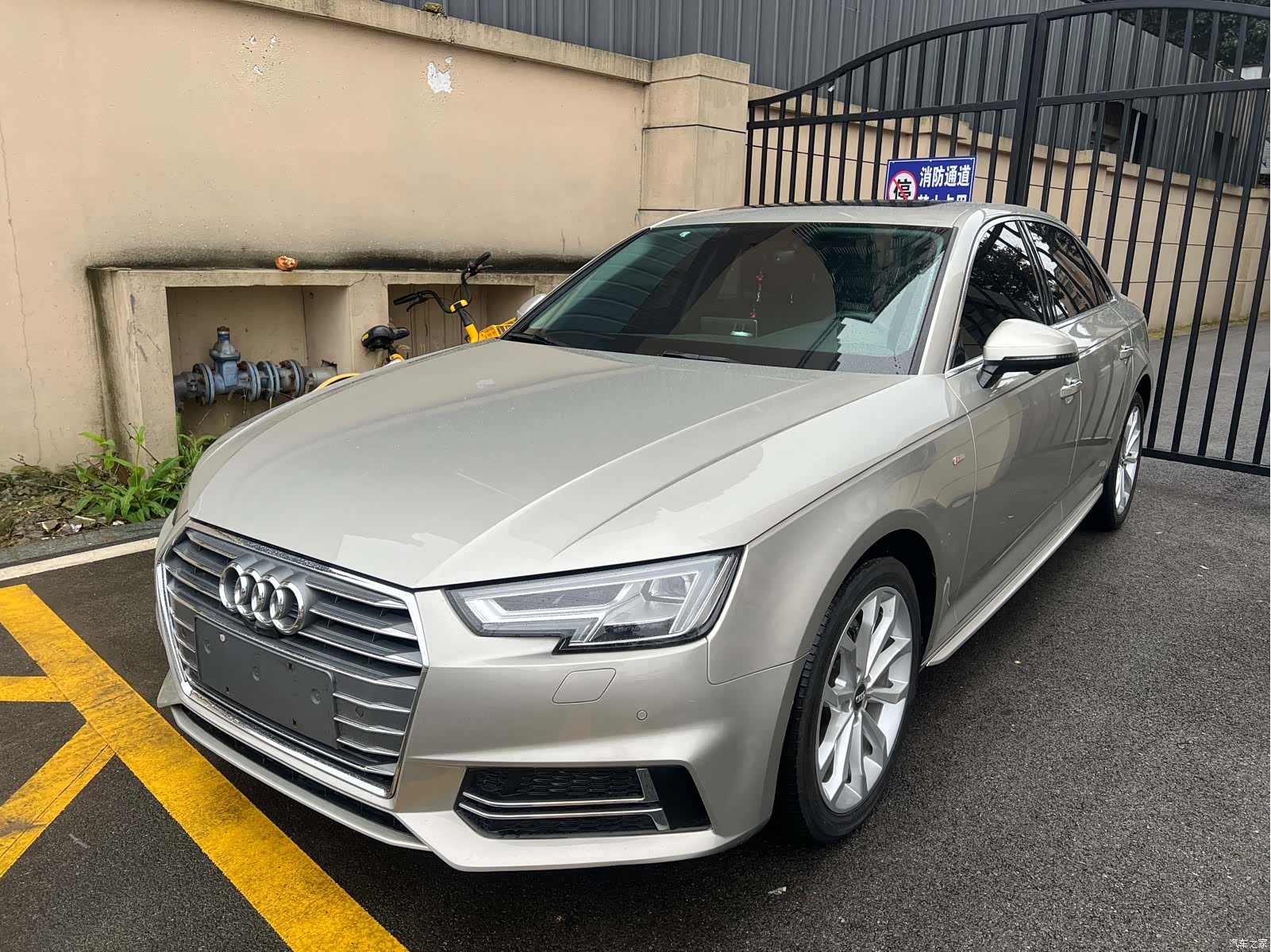 Audi A4L, 2018 1