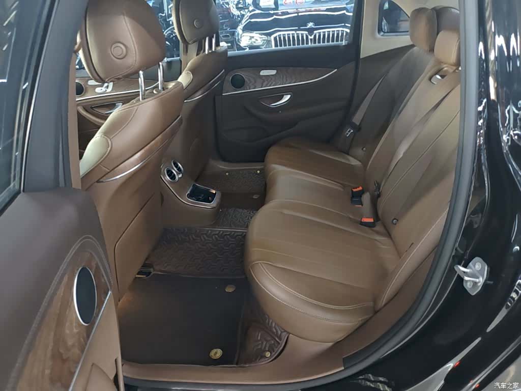 Mercedes-Benz E-Class, 2023 17
