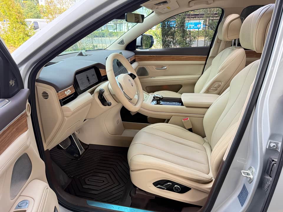 AITO Ask the world M7