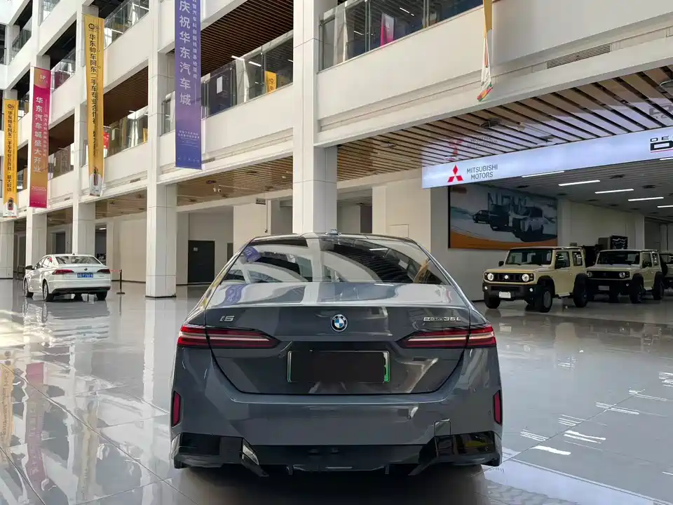 BMW i5