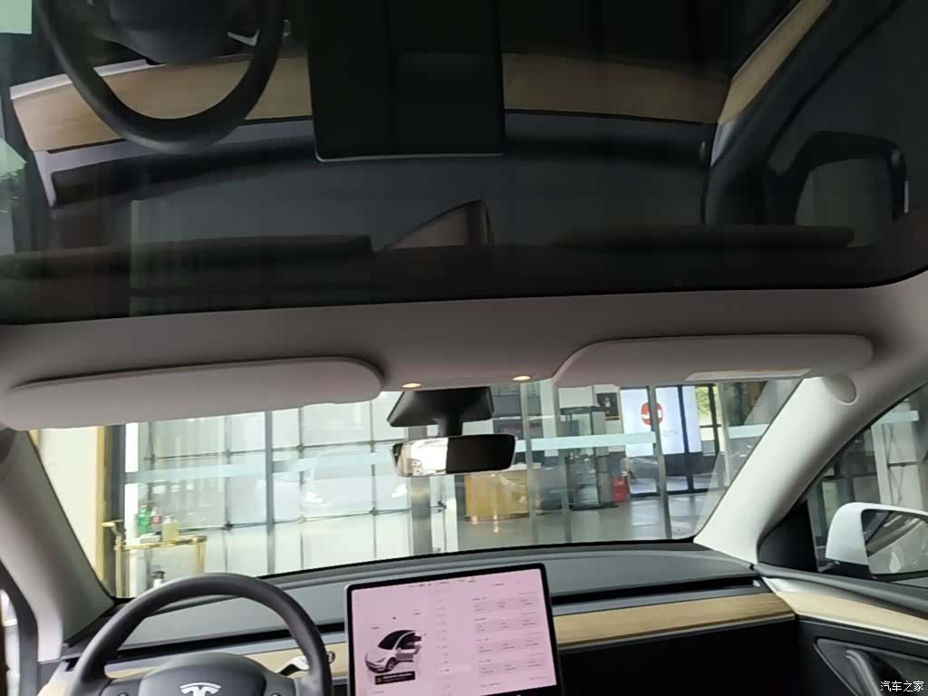 Tesla Model Y, 2022 18