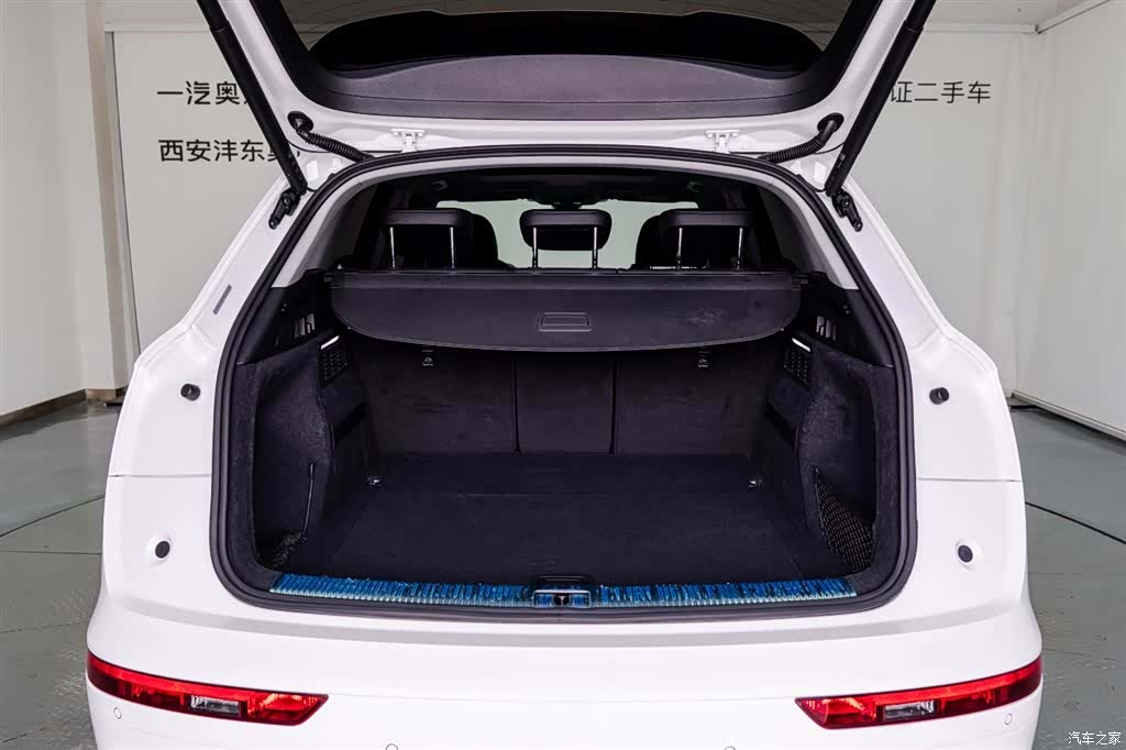 Audi Q5L, 2020 9