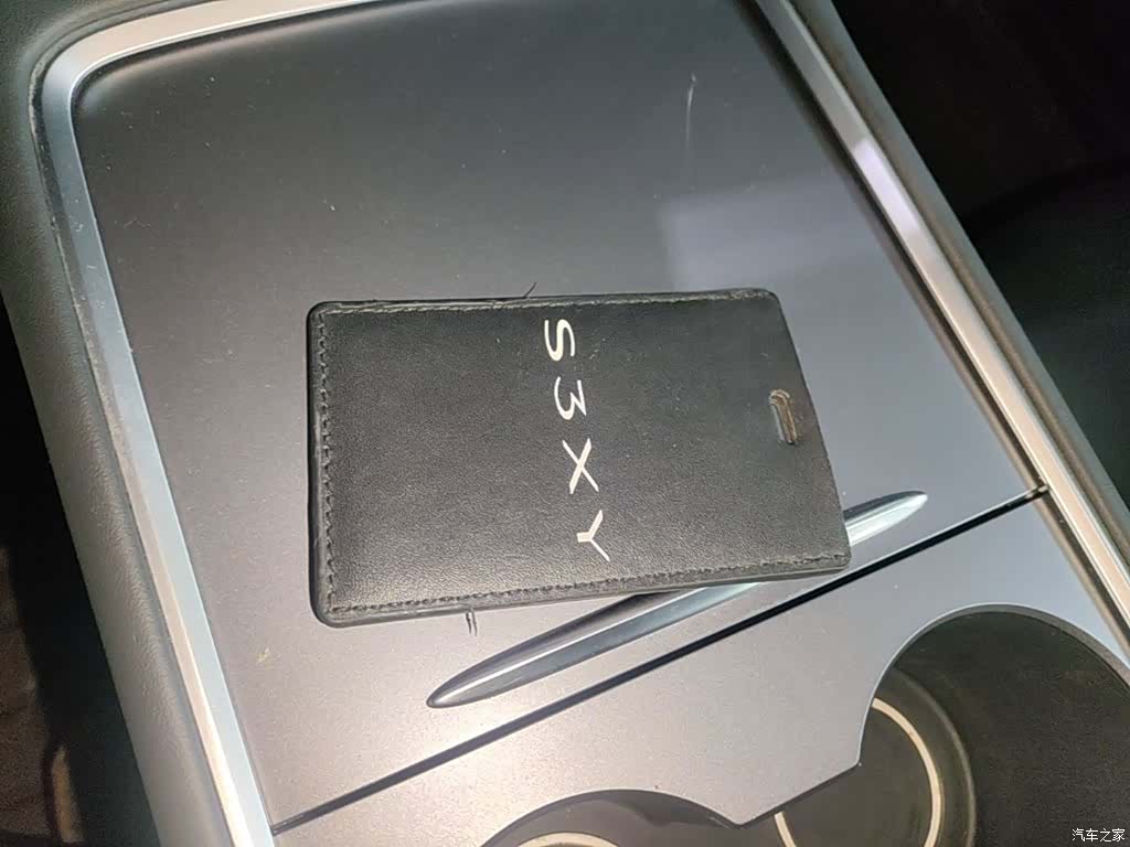 Tesla Model Y, 2023 9