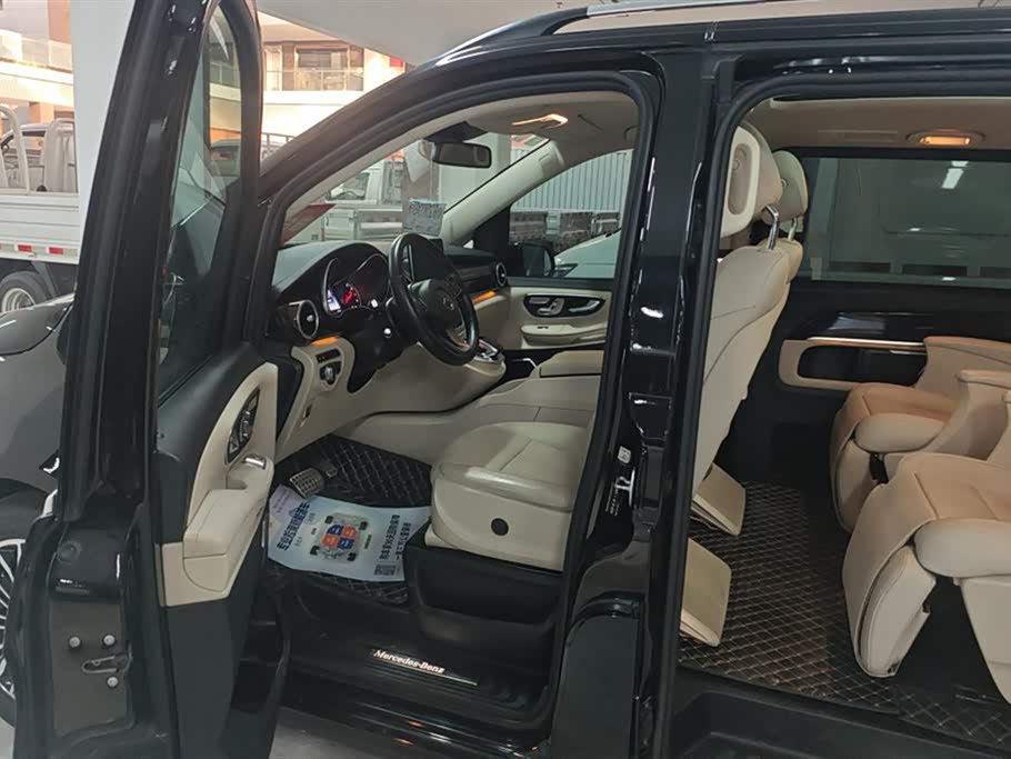 Mercedes-Benz V-class