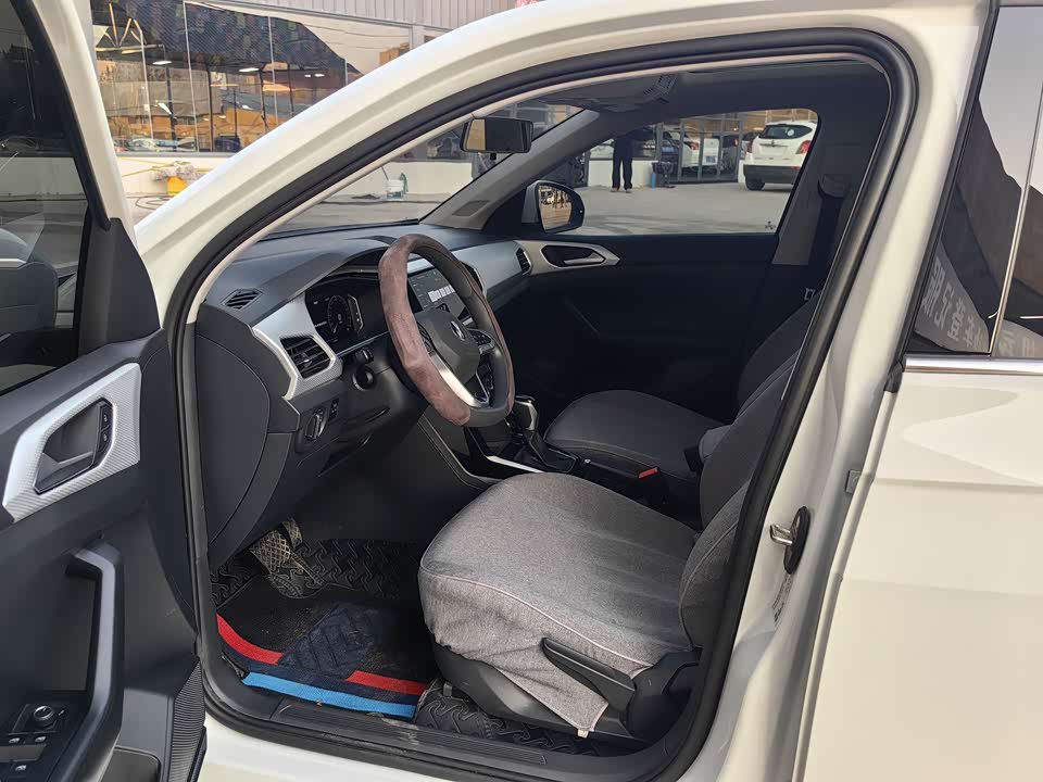 Volkswagen Exploring the shadow