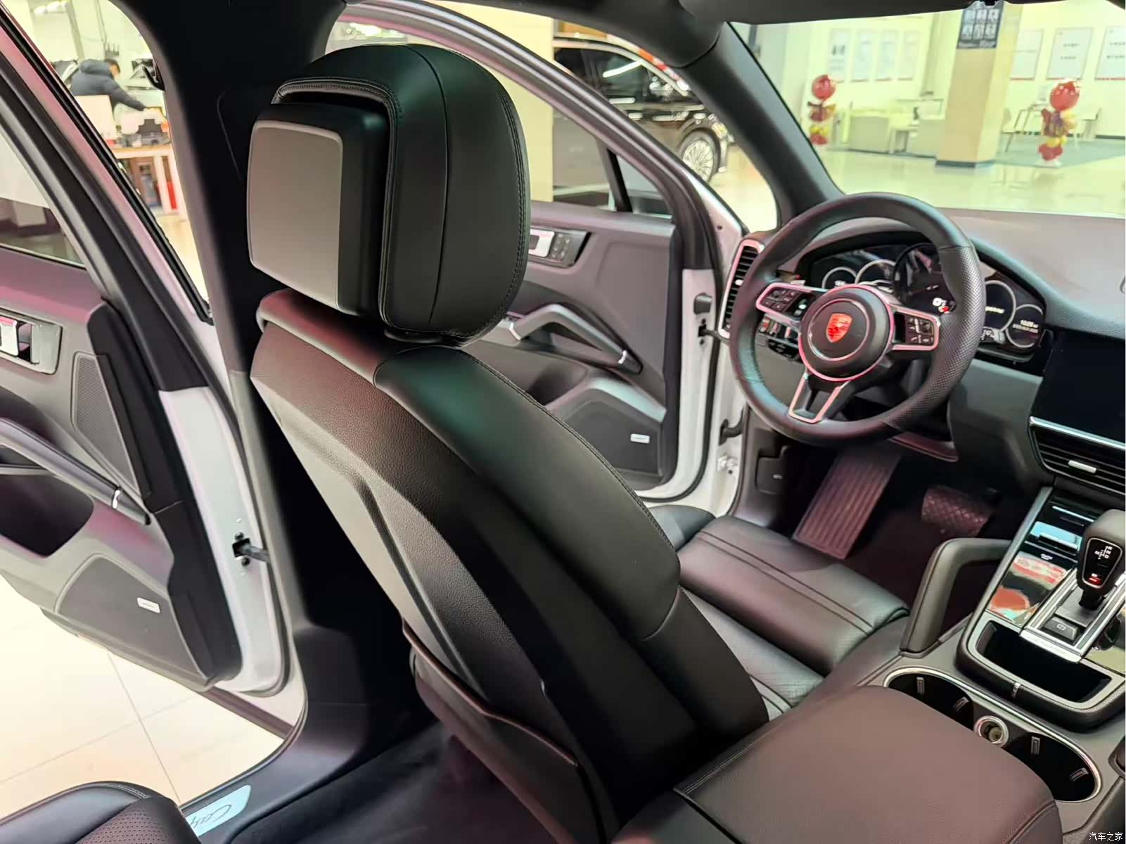 Porsche Cayenne, 2018 11