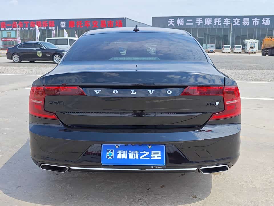 Volvo S90