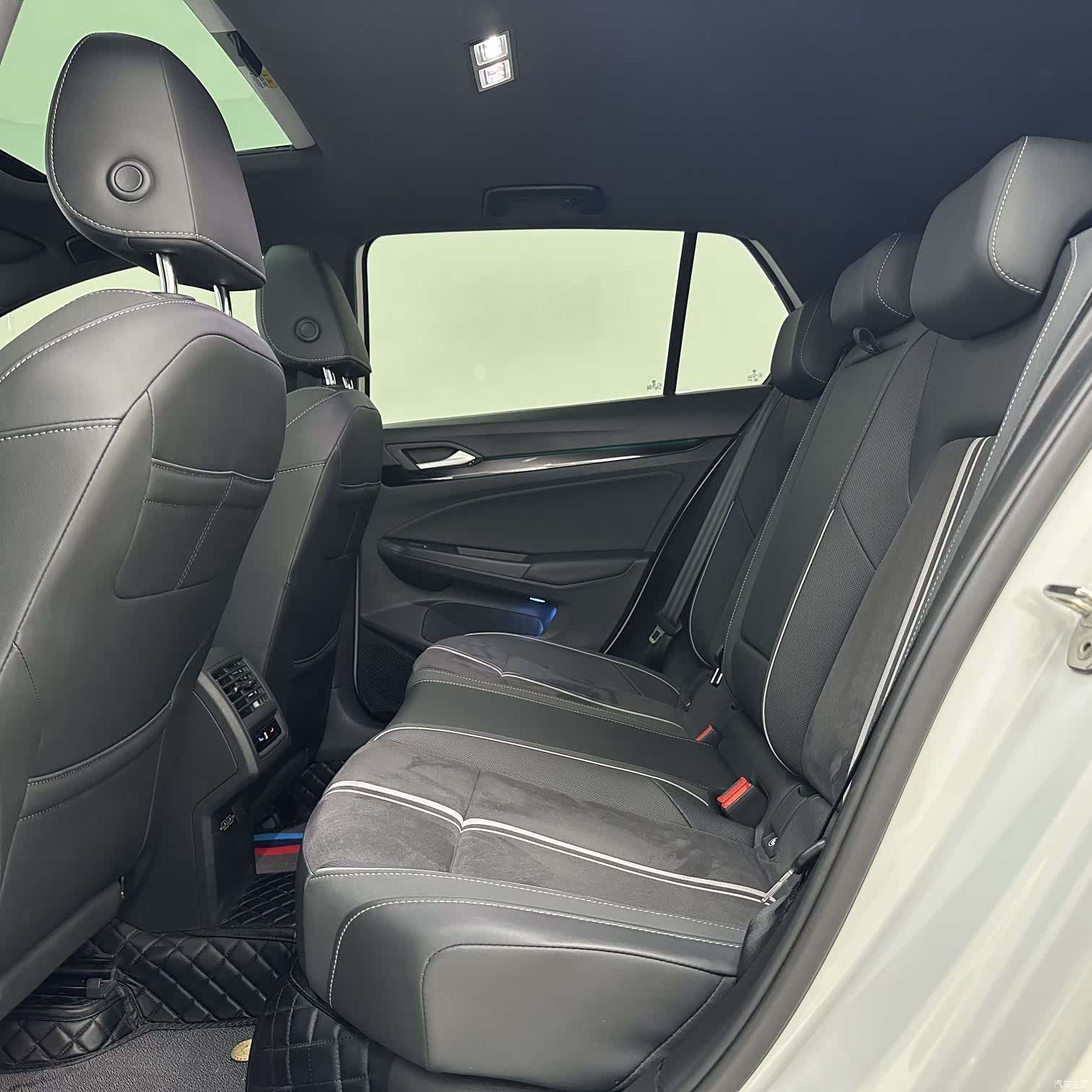 Volkswagen Golf, 2024 8