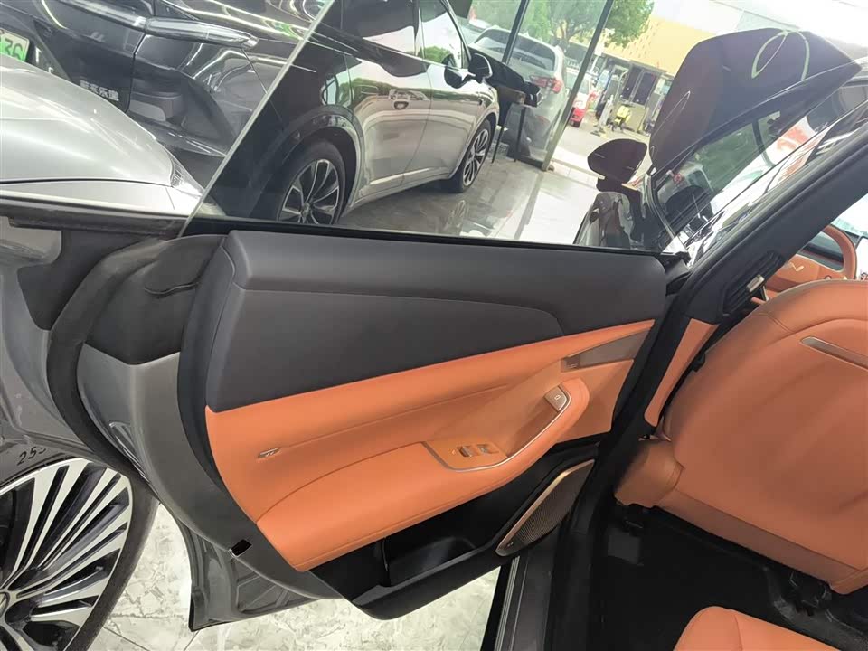 NIO L60 NIO L60