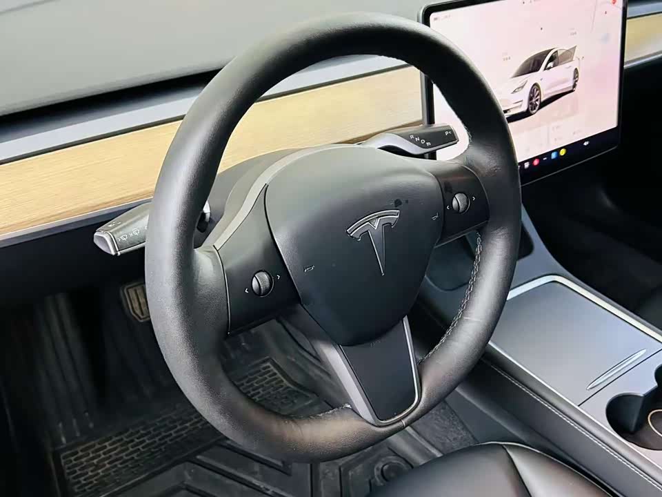 Tesla Model Y Tesla Model Y