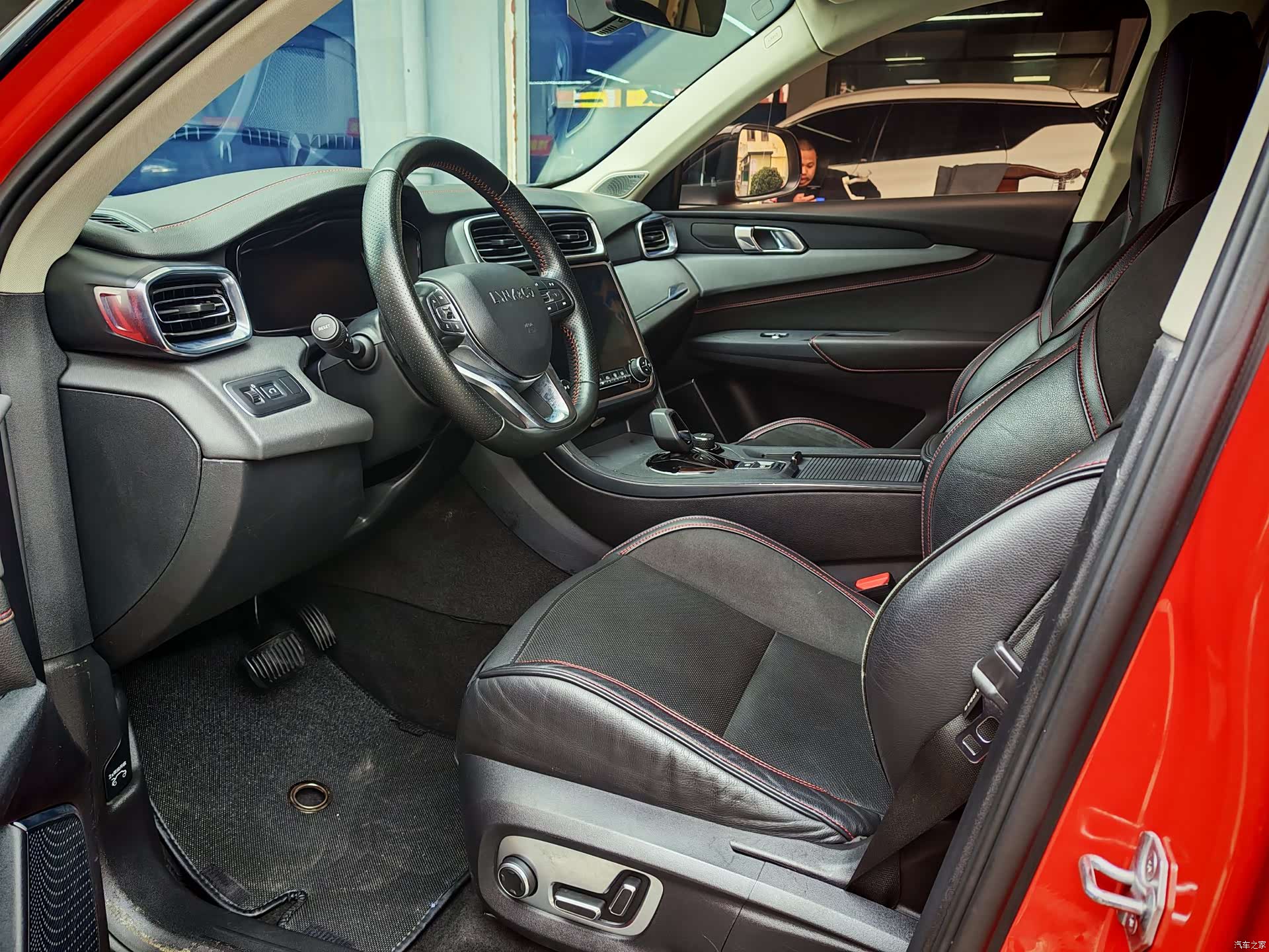 Lynk & Co 01, 2019 все фото