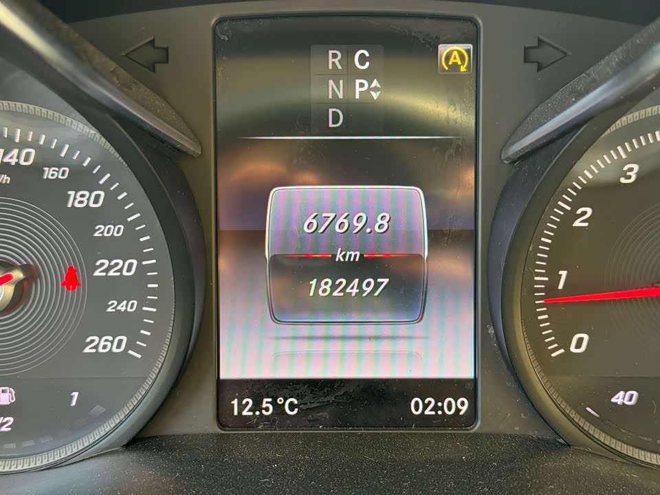 Mercedes-Benz V-class