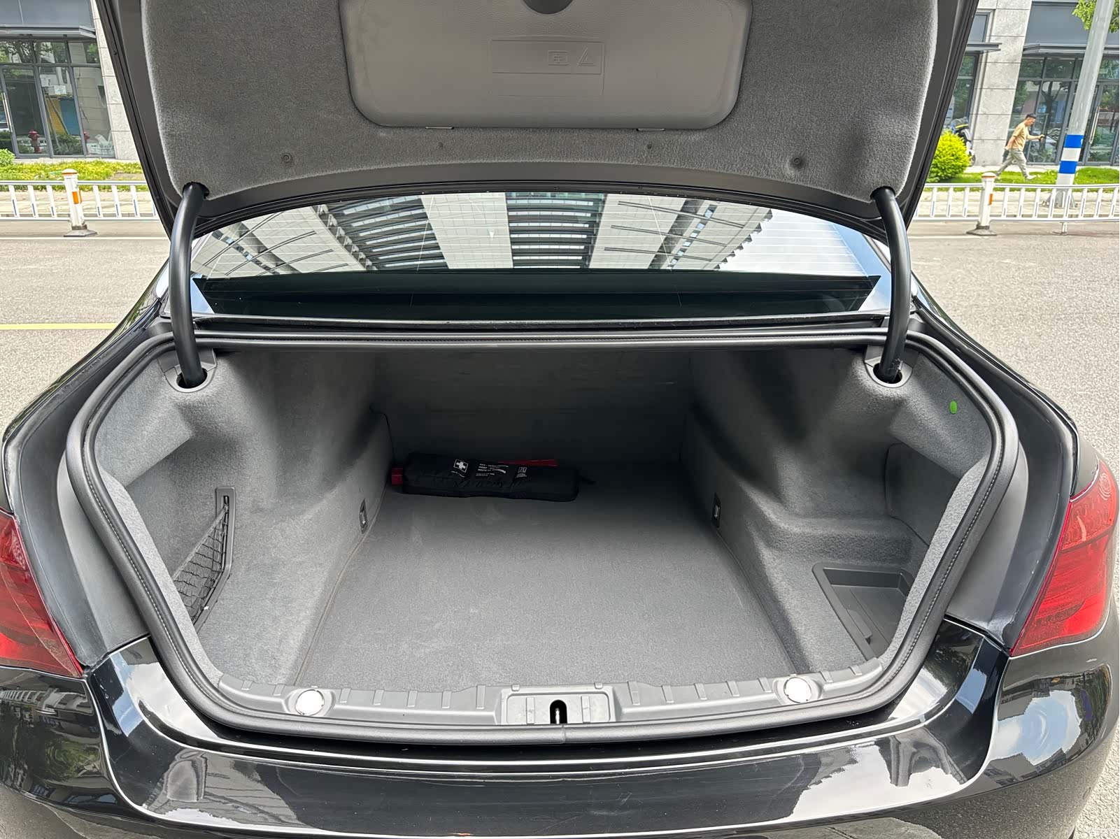 BMW 7 Series, 2012 16