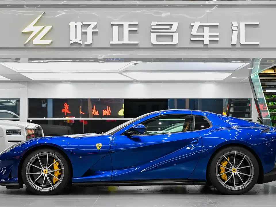 Ferrari 812