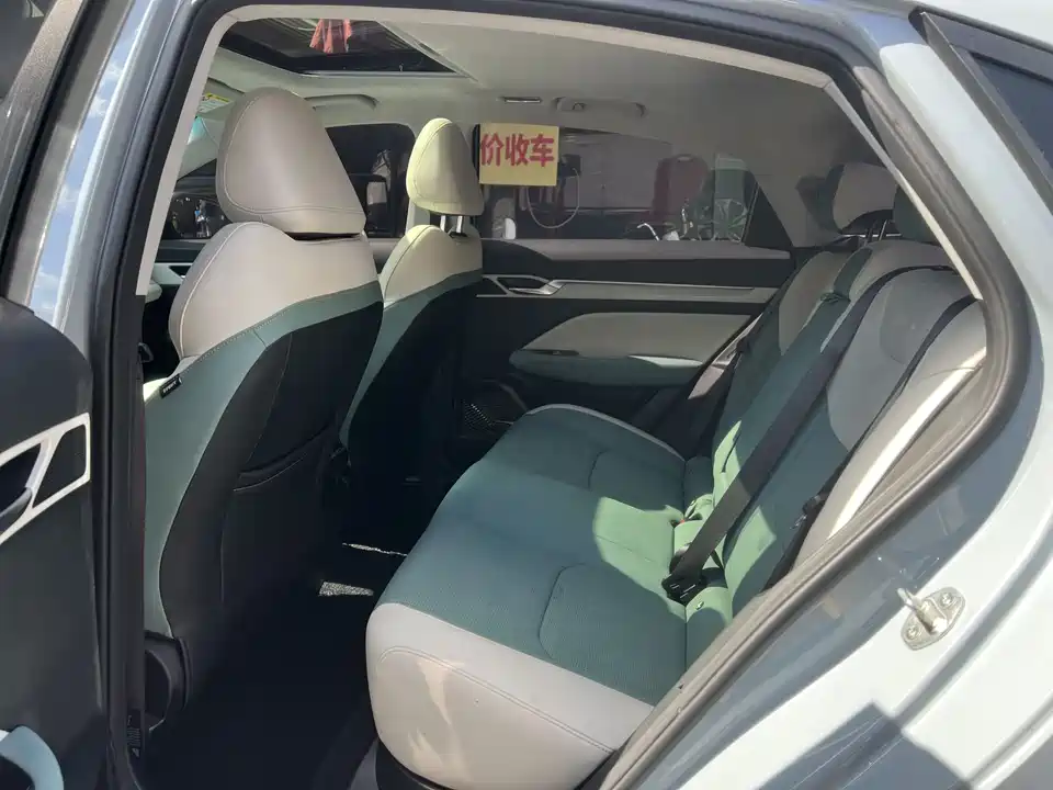 Geely Emgrand L HiP Geely Emgrand L HiP