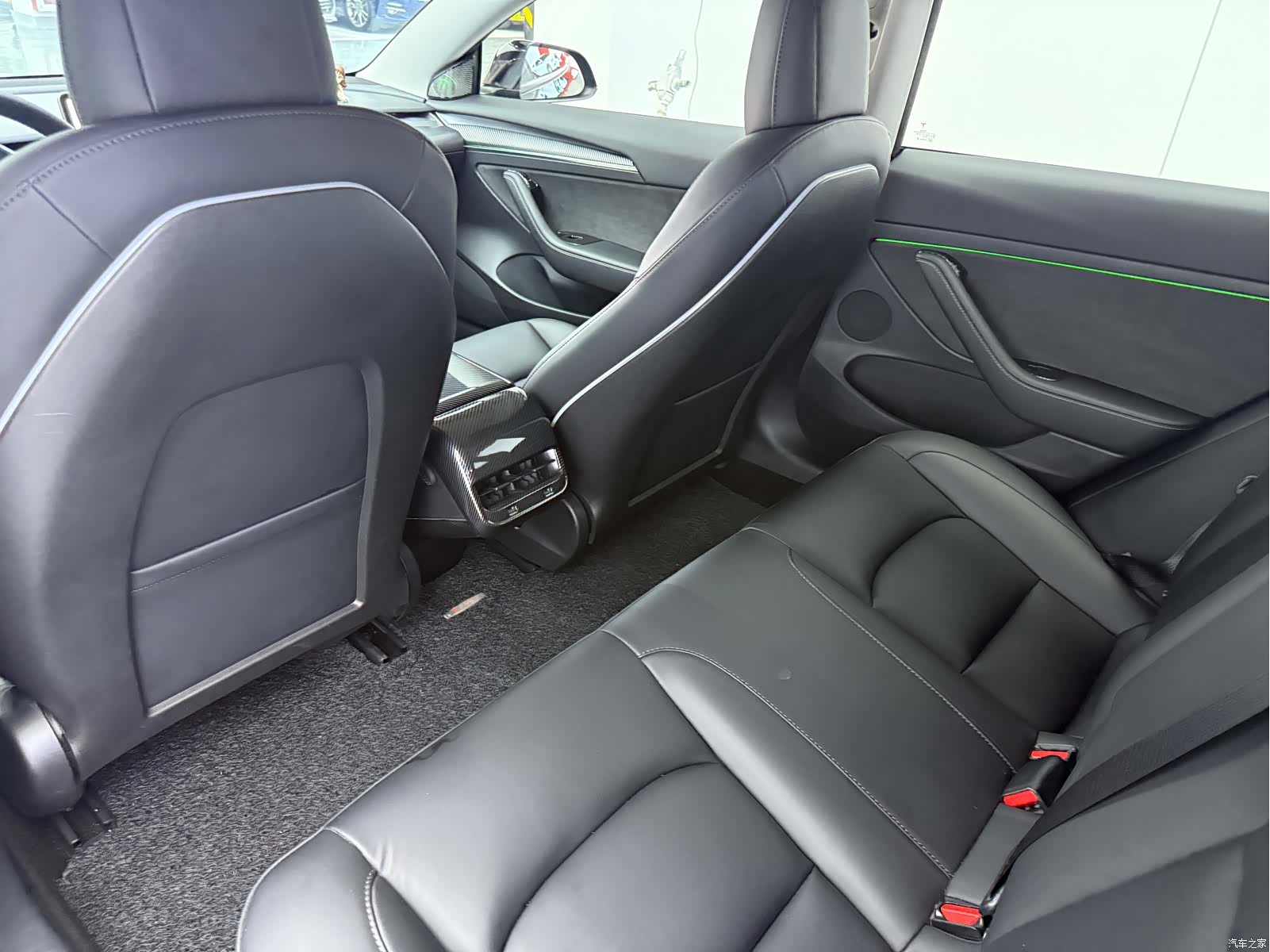 Tesla Model 3, 2022 12
