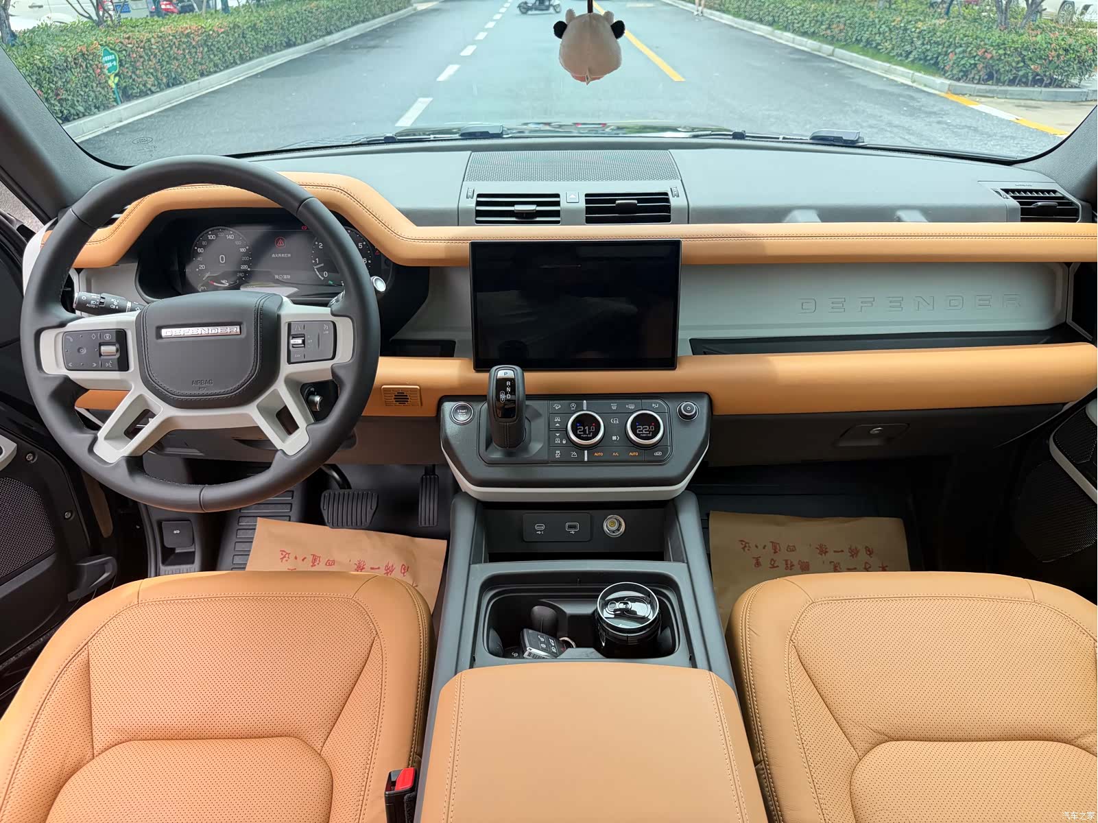 Land Rover Defender, 2024 10