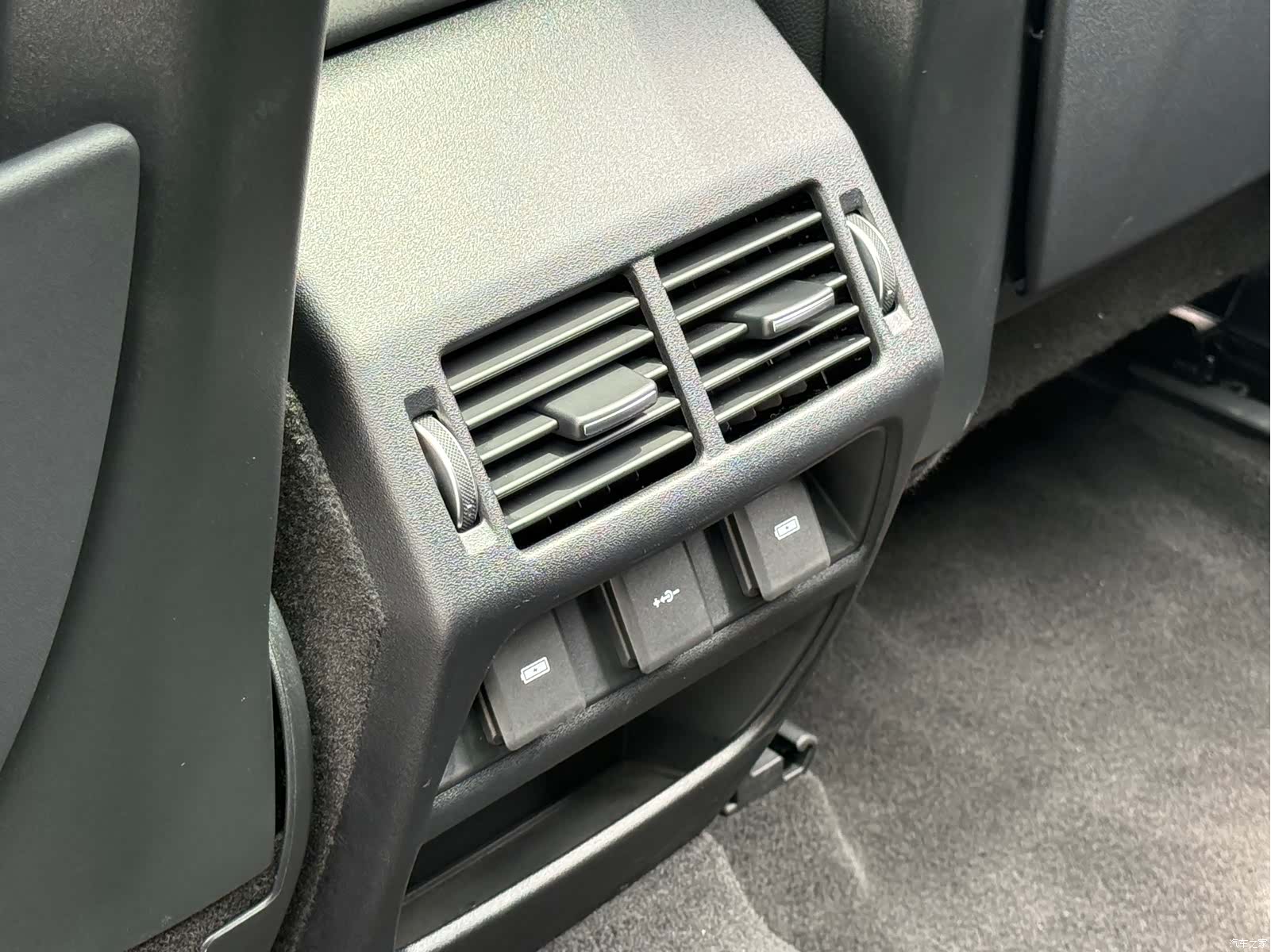 Land Rover Discovery, 2023 21