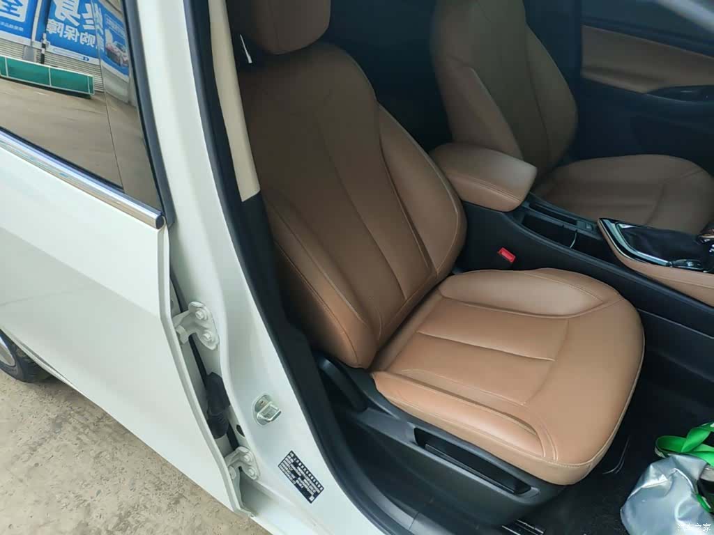 Buick GL6, 2022 25