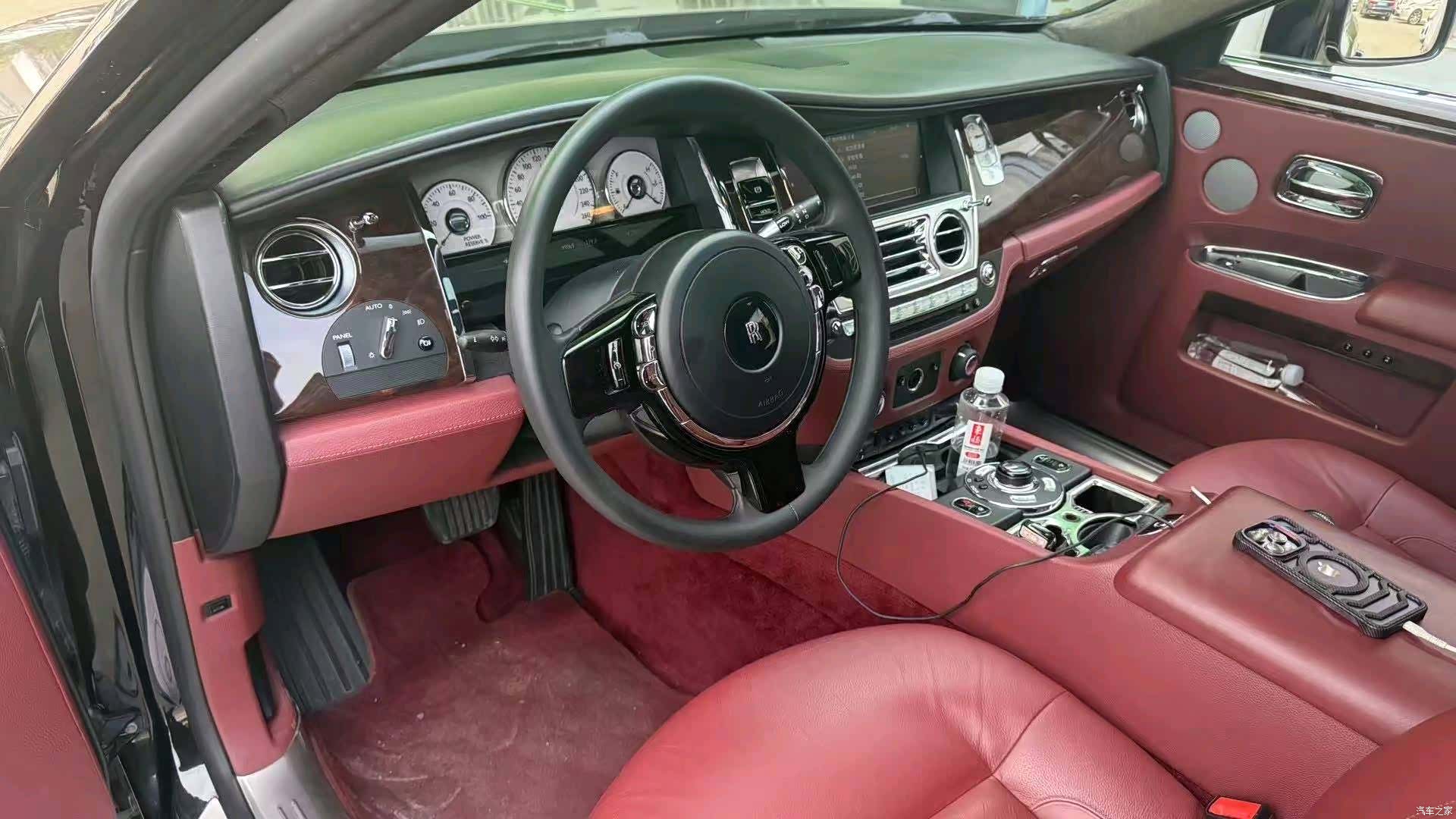 Rolls-Royce Ghost, 2010 3
