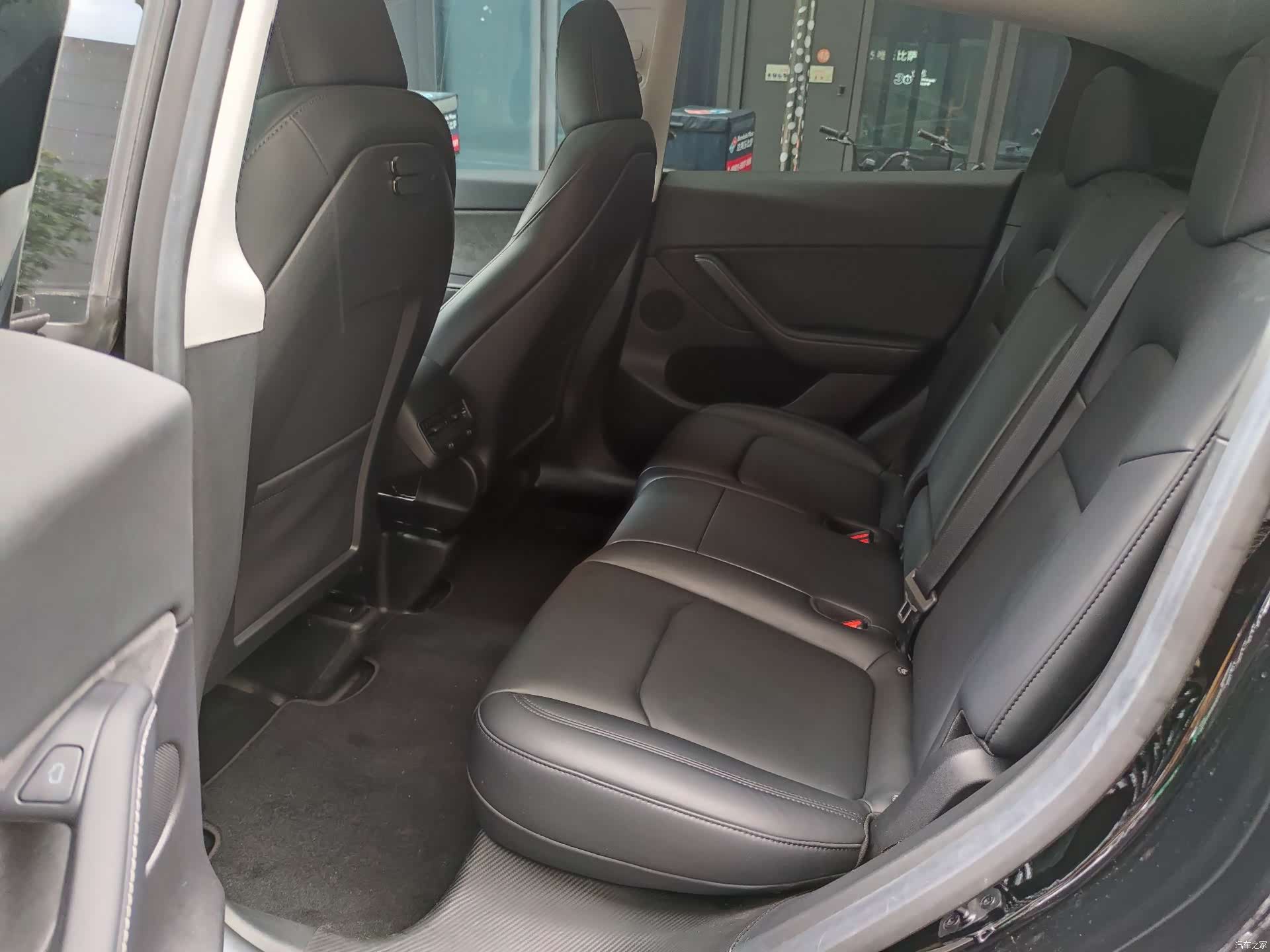 Tesla Model Y, 2023 все фото