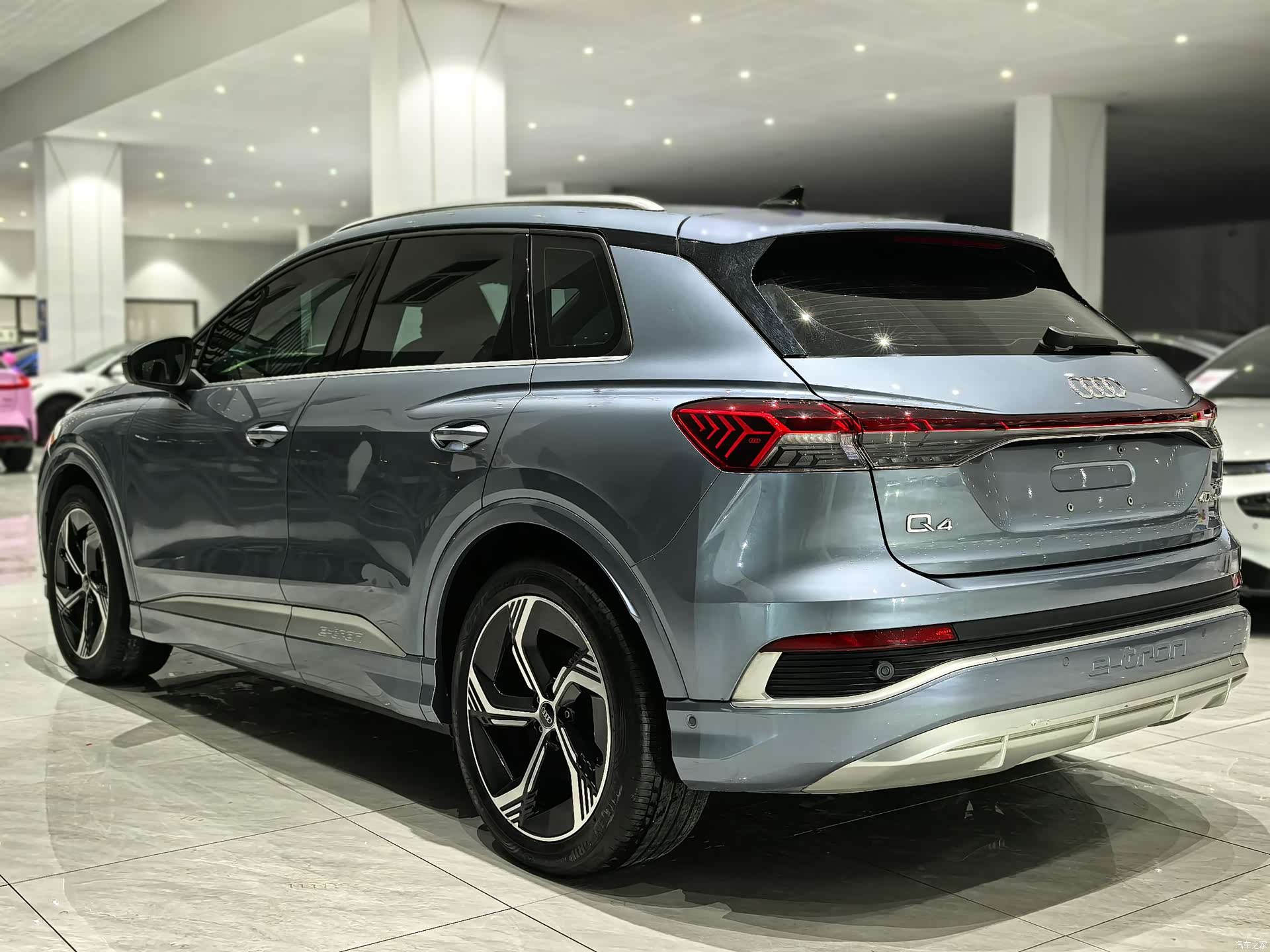 Audi Q4 e-tron, 2022 6