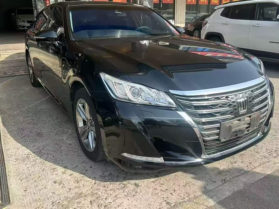 Toyota crown