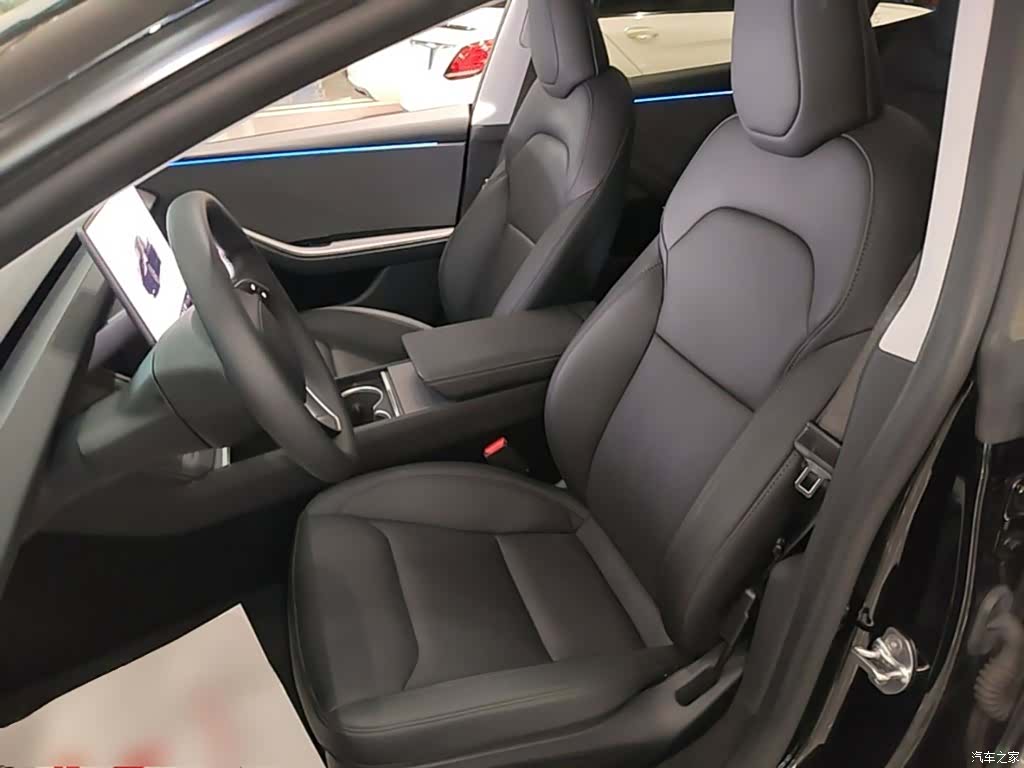Tesla Model 3, 2025 15