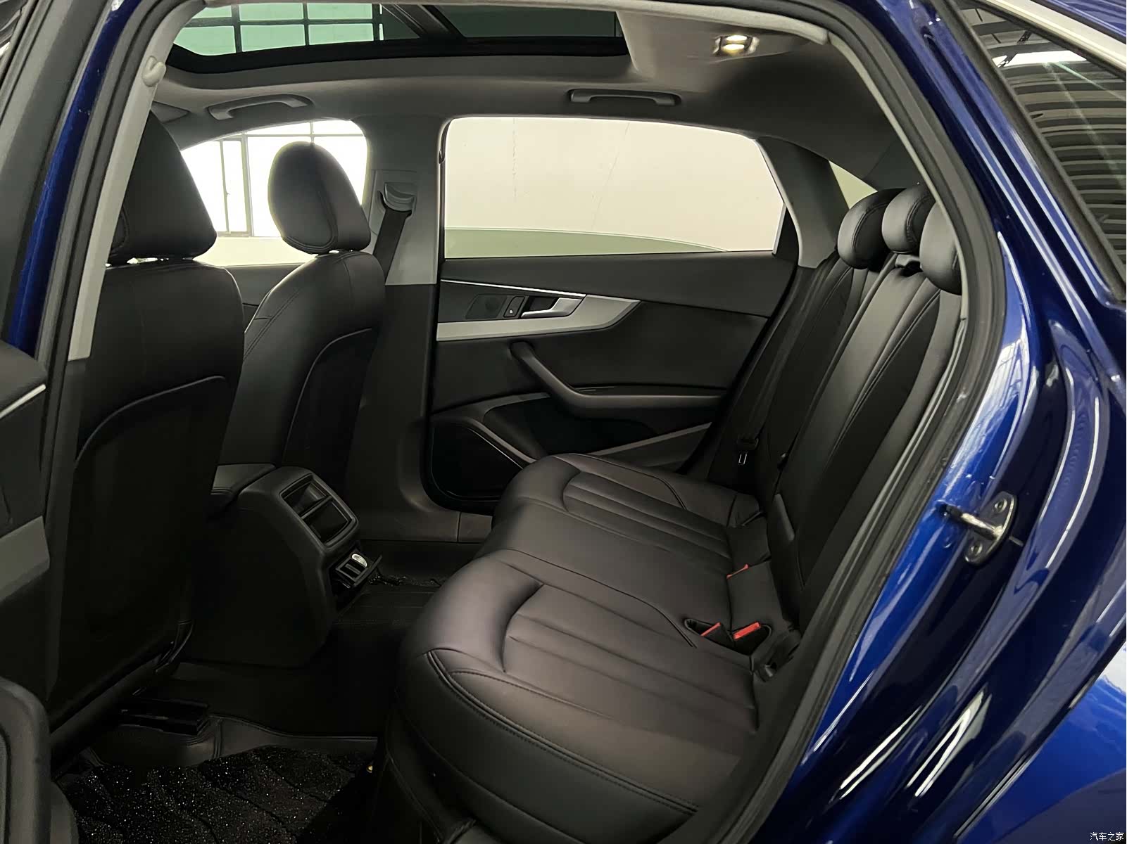 Audi A4L, 2018 13