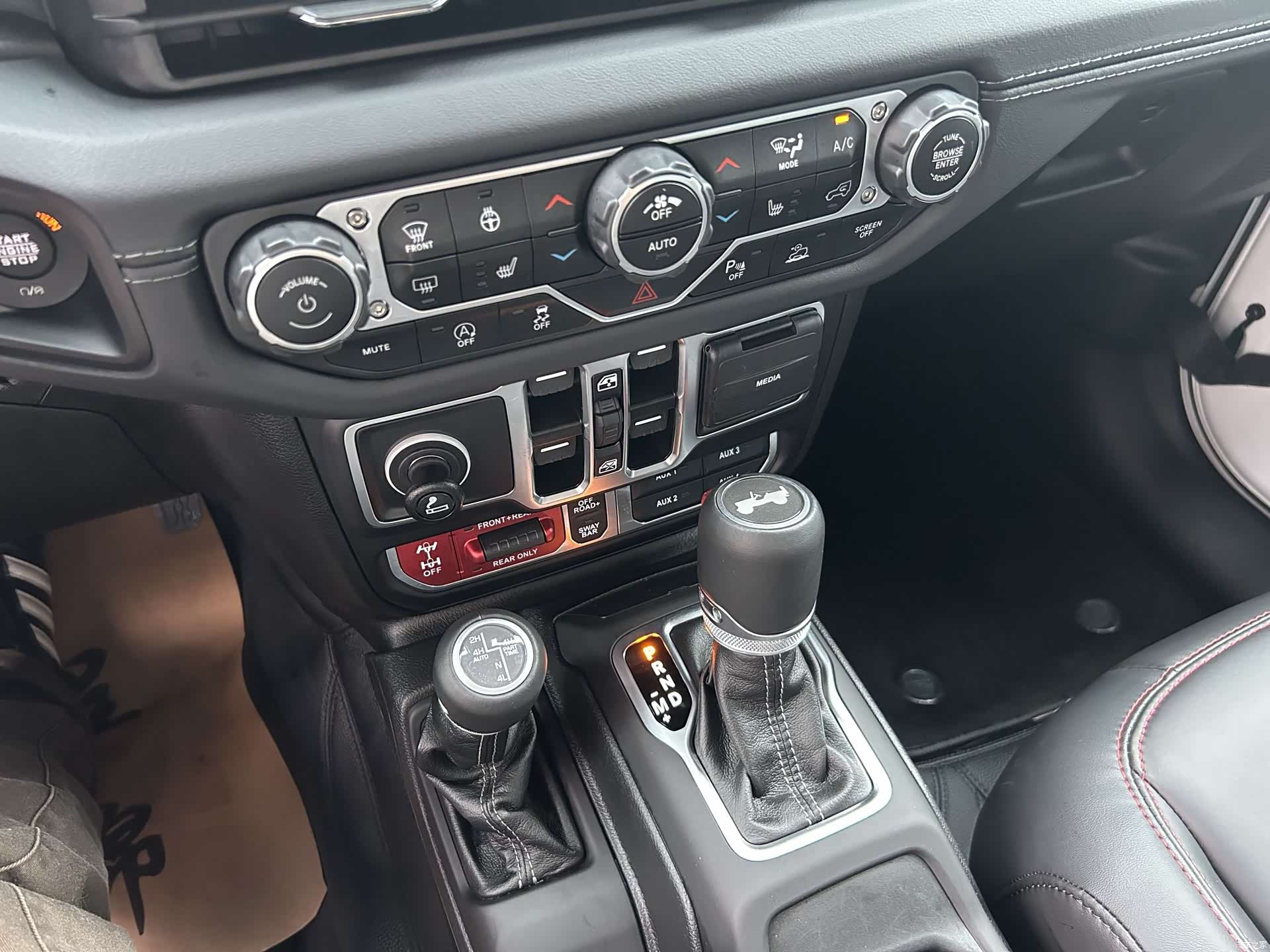 Jeep Wrangler, 2025 21