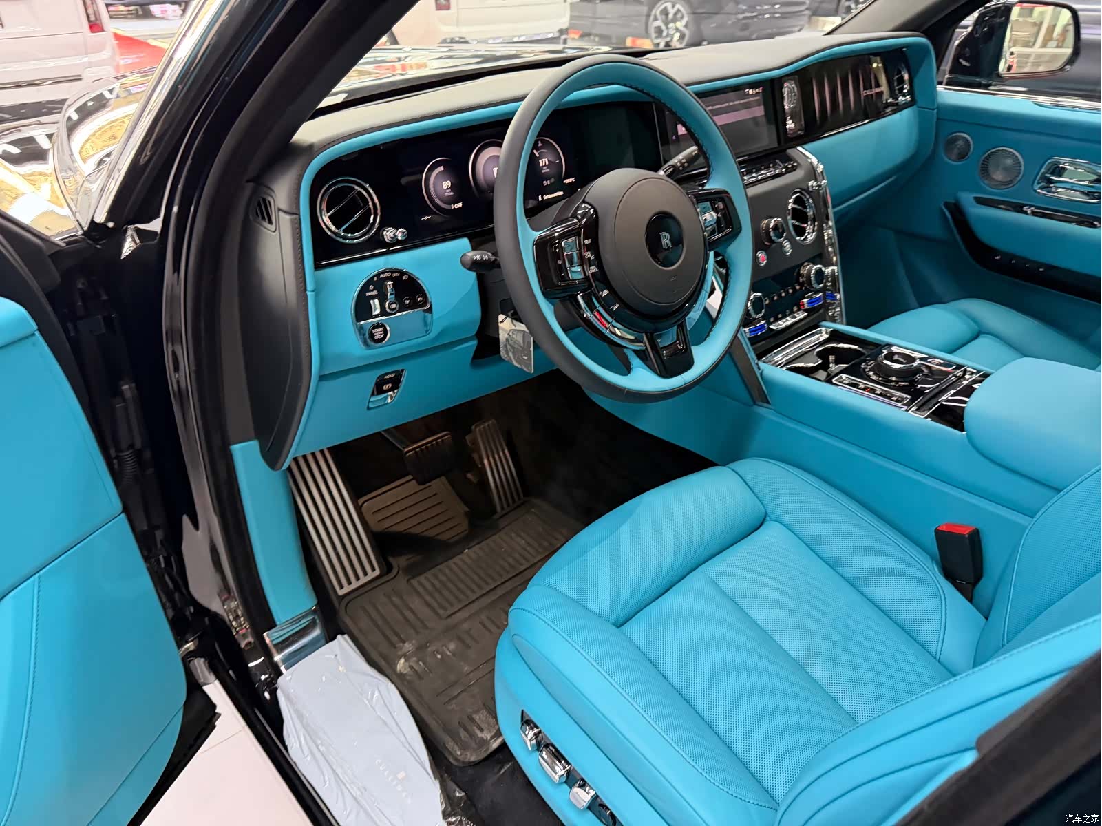 Rolls-Royce Cullinan, 2026 8