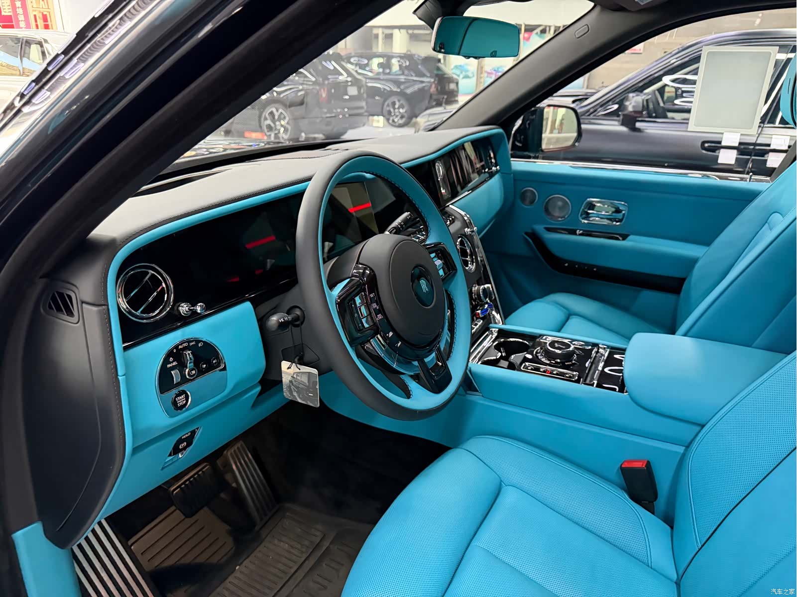 Rolls-Royce Cullinan, 2026 все фото