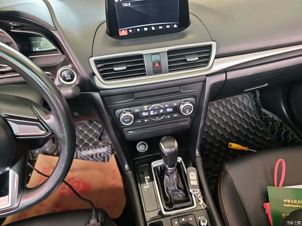 Mazda Mazda3, 2017 13