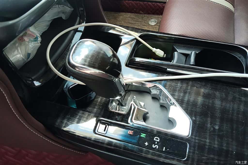 Toyota Crown, 2017 16
