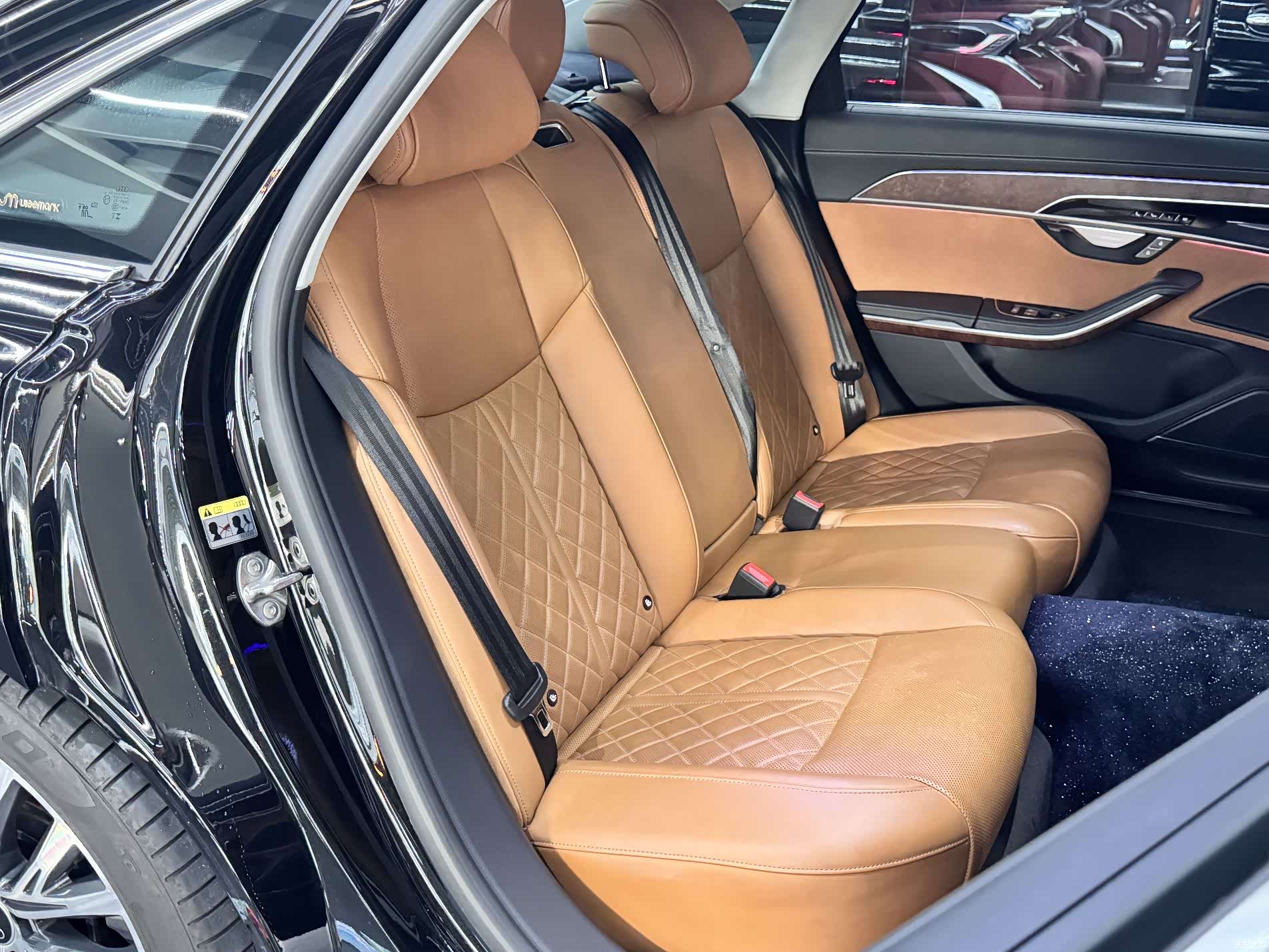 Audi A8L, 2023 18