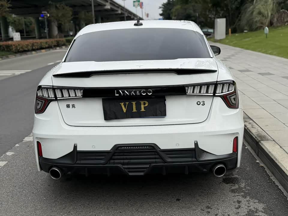 Lynk & Co 03