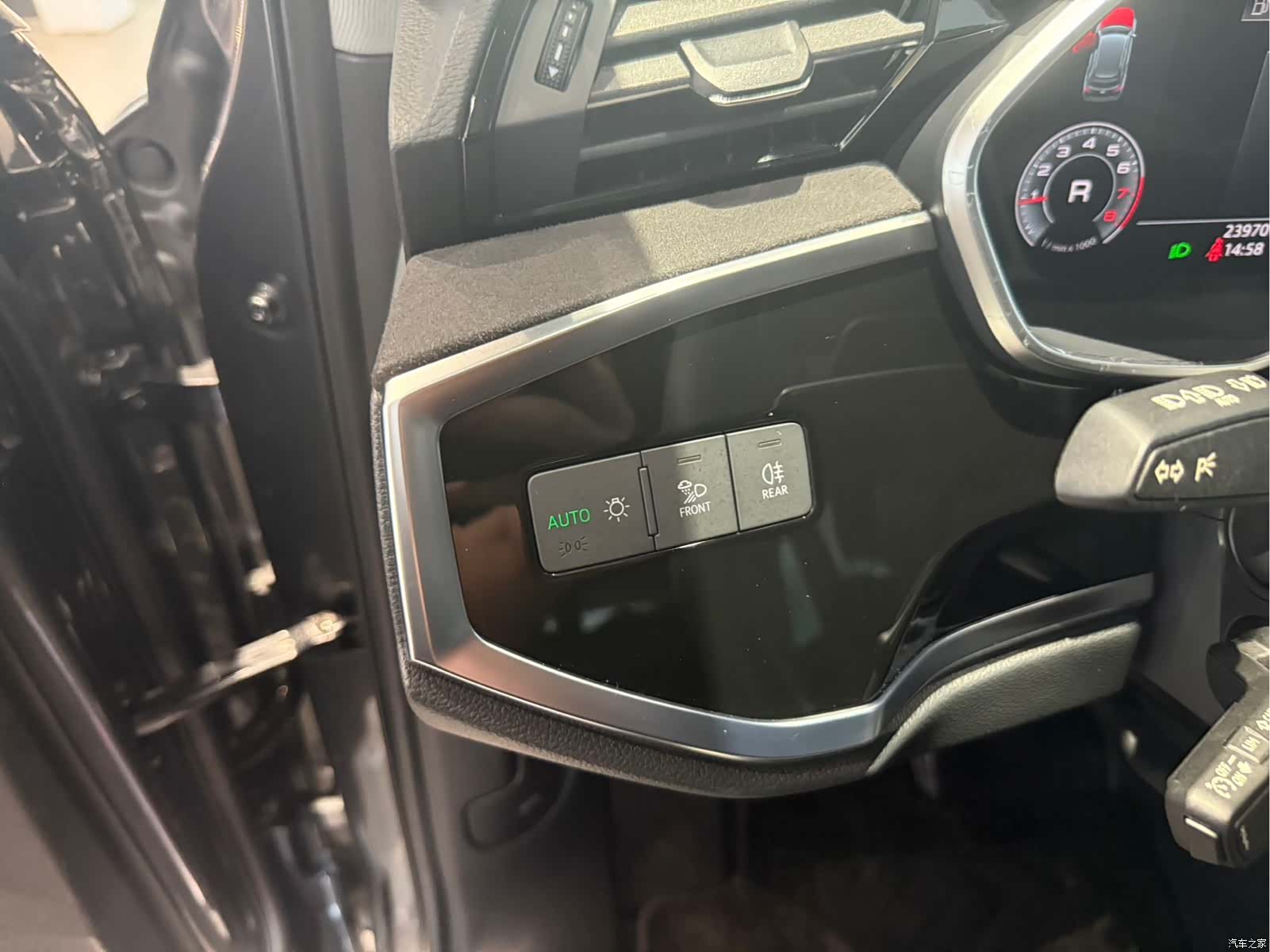Audi Q3, 2022 11
