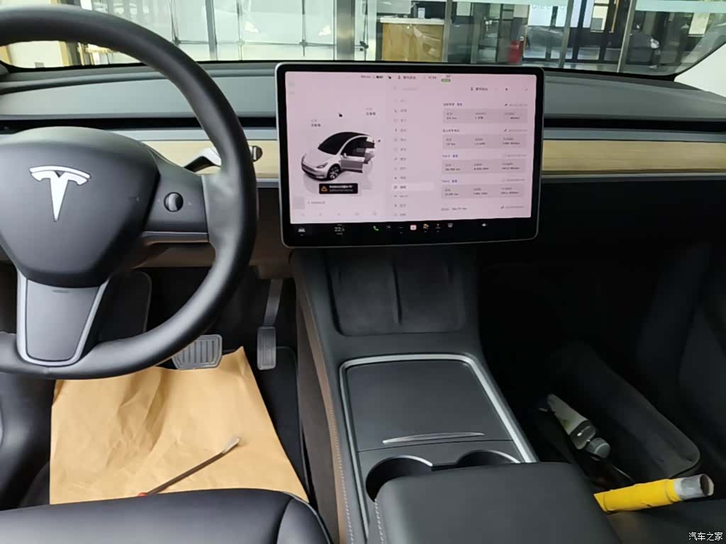 Tesla Model Y, 2022 13