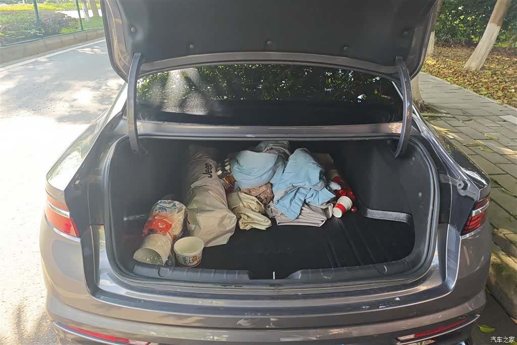 Geely Preface, 2024 4
