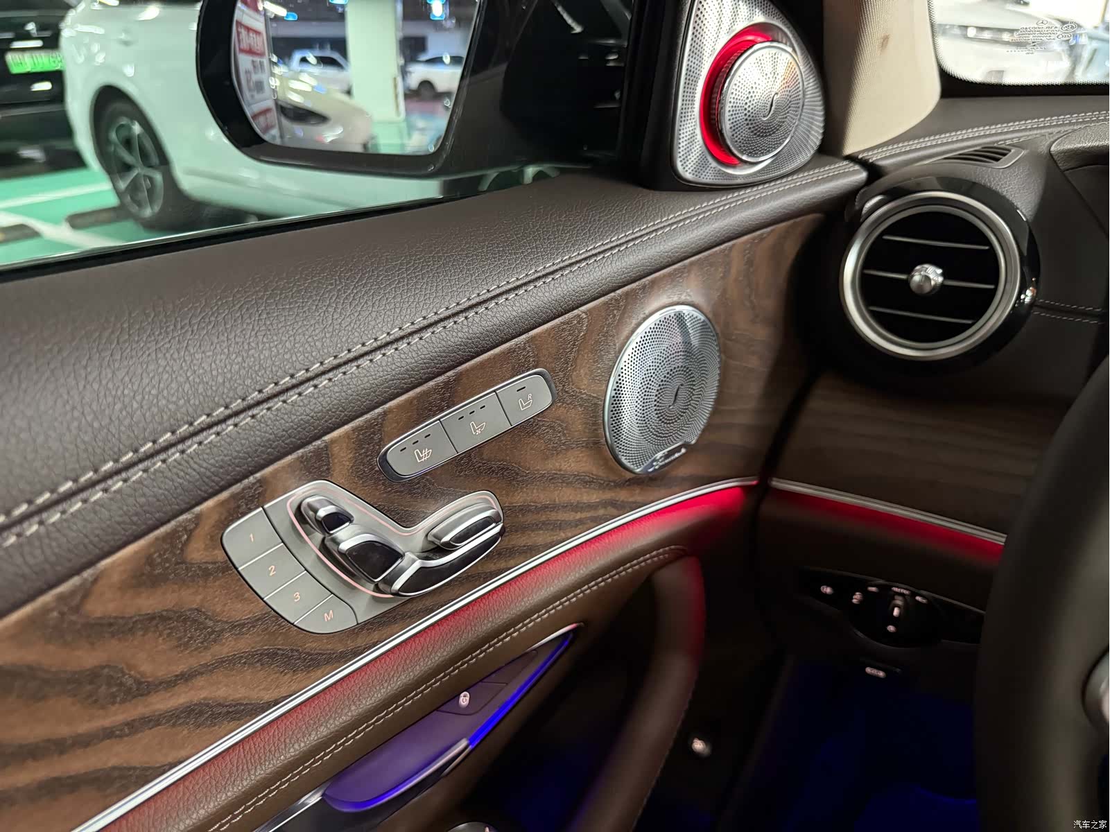 Mercedes-Benz E-Class, 2020 4