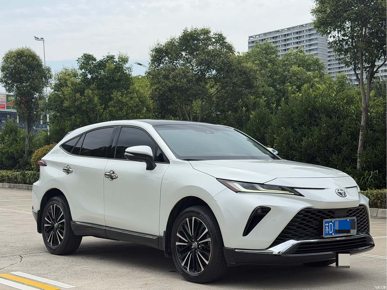 Toyota Venza, 2022 3