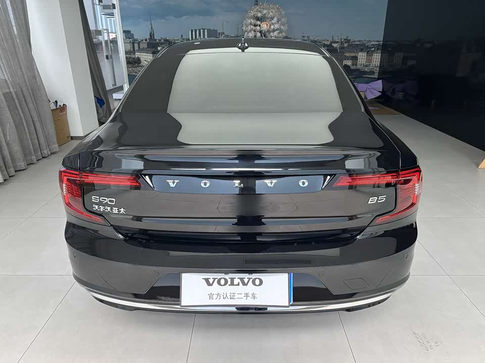 Volvo S90